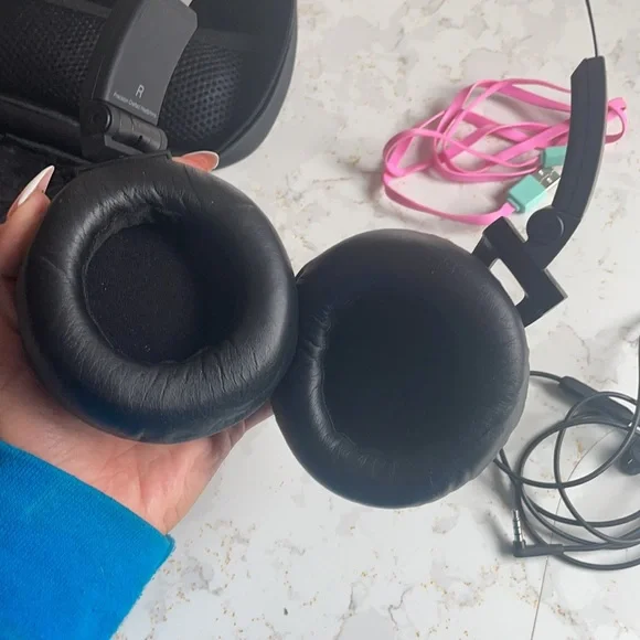 JBL Synchros 700 over ear headphones